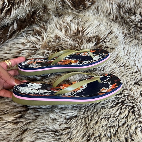 ANTONIO MELANI Black and Gold Abstract Sandals - Picture 6 of 9